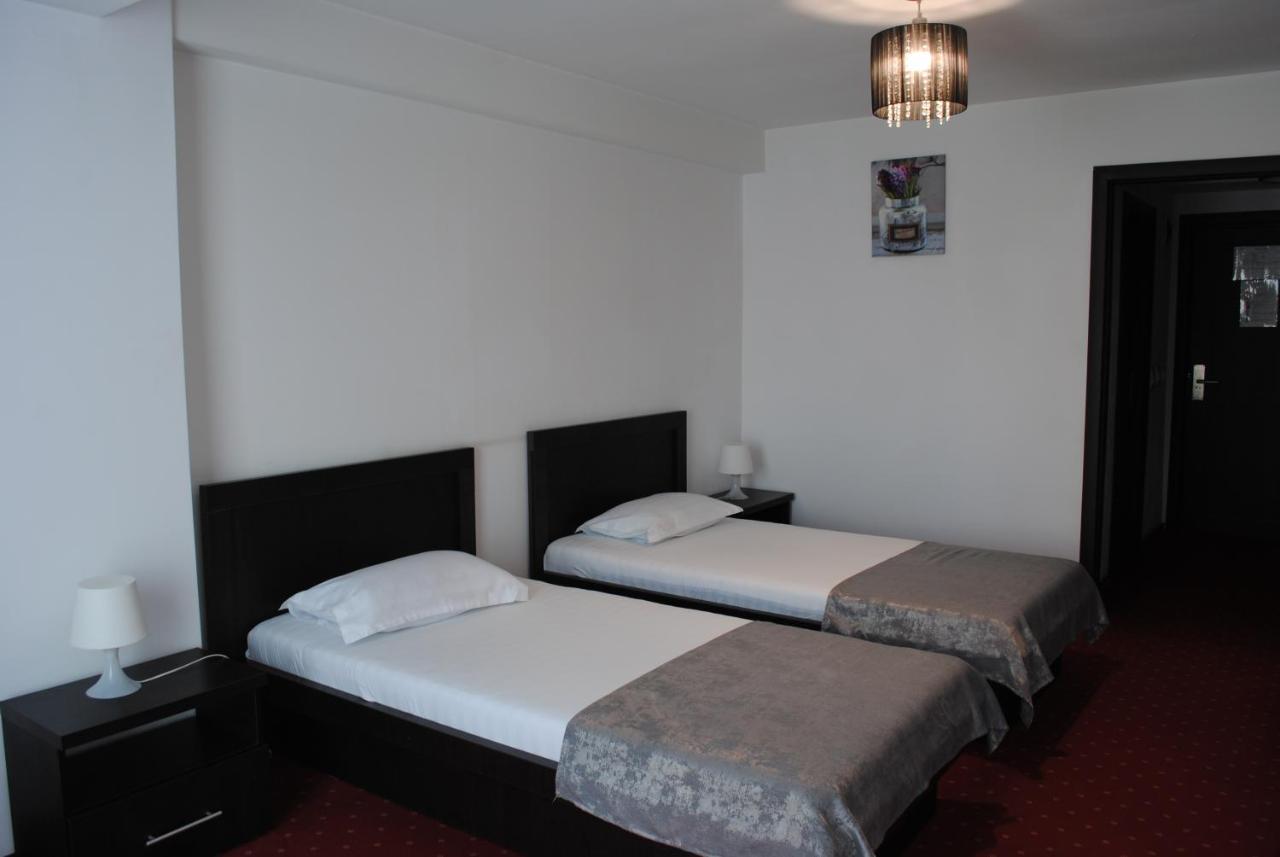 Hotel Corona Drobeta Turnu Severin Exterior foto