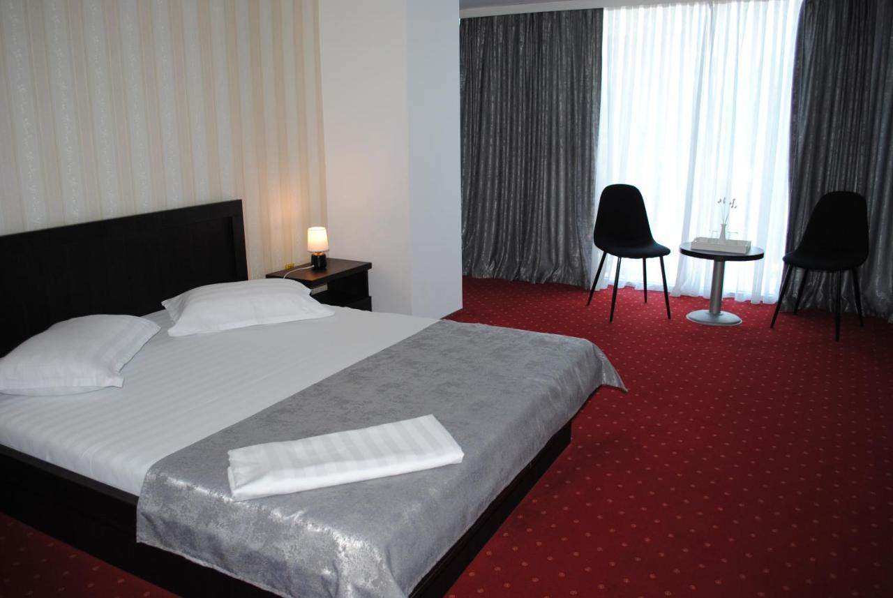 Hotel Corona Drobeta Turnu Severin Exterior foto