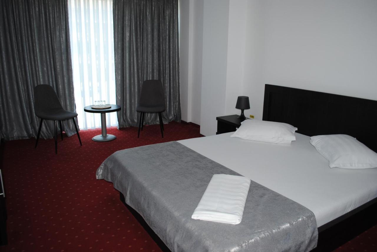 Hotel Corona Drobeta Turnu Severin Exterior foto