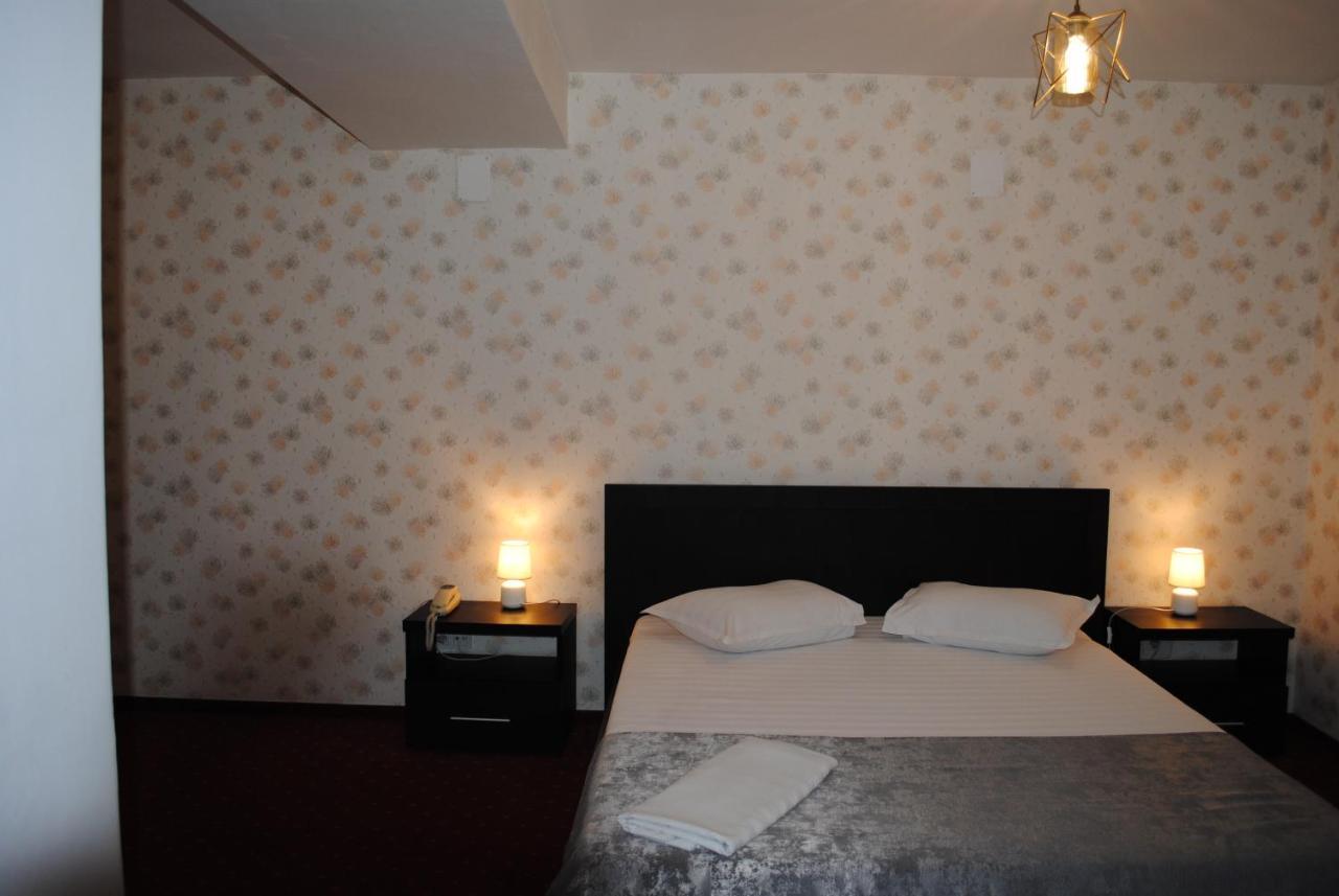 Hotel Corona Drobeta Turnu Severin Exterior foto