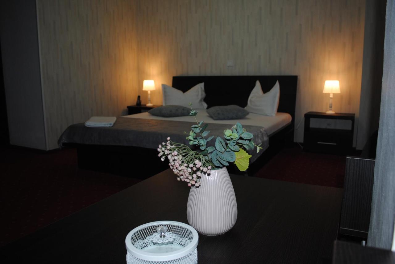 Hotel Corona Drobeta Turnu Severin Exterior foto